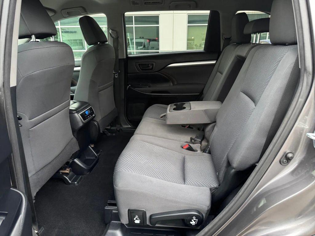used 2015 Toyota Highlander car, priced at $14,487