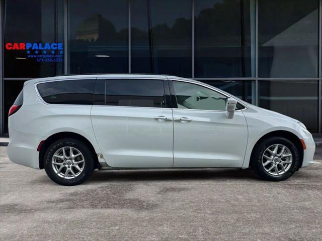 used 2022 Chrysler Pacifica car, priced at $13,987