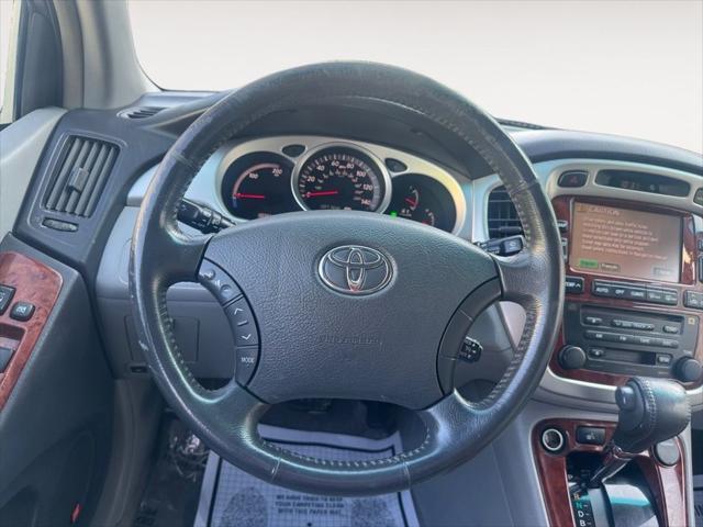 used 2006 Toyota Highlander Hybrid car, priced at $5,987