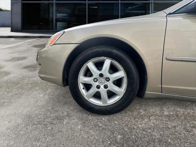 used 2001 Toyota Avalon car, priced at $1,987