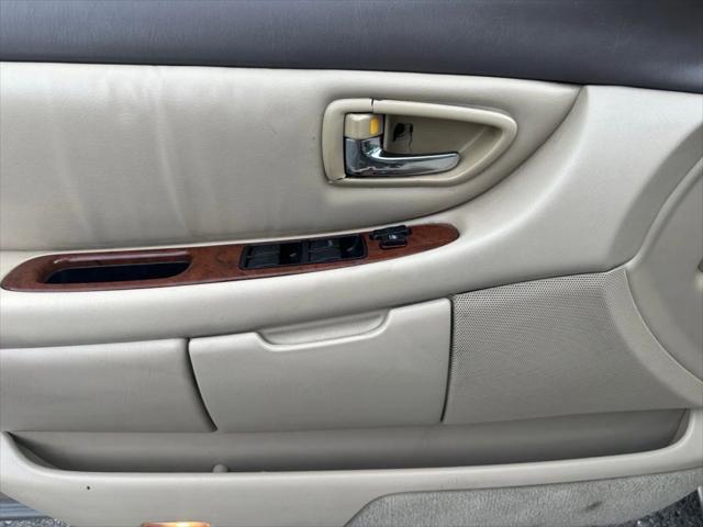 used 2001 Toyota Avalon car, priced at $1,987