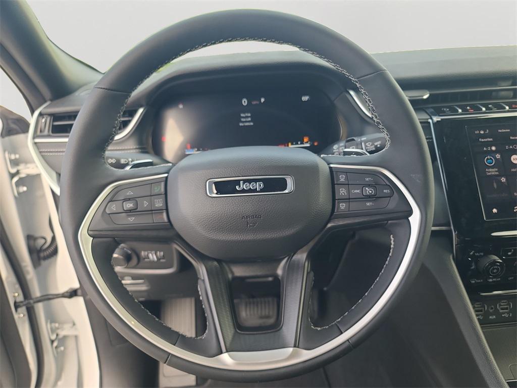 new 2025 Jeep Grand Cherokee car, priced at $36,995