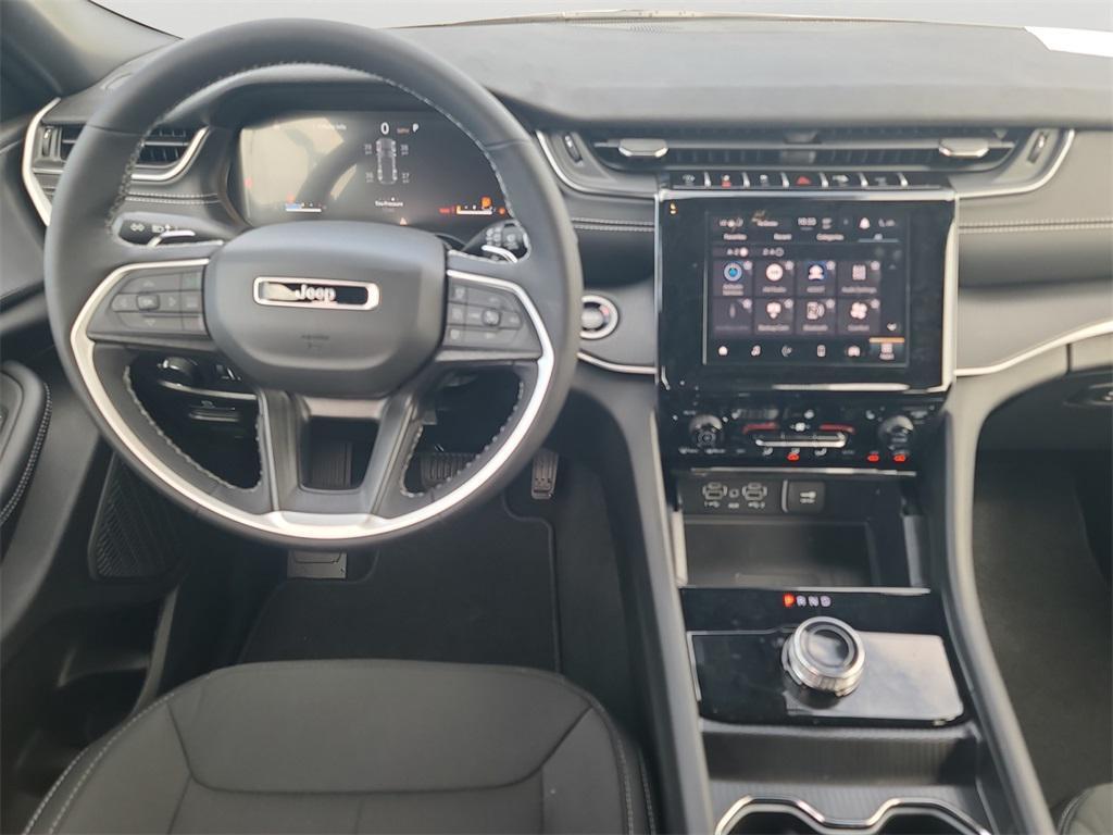 new 2025 Jeep Grand Cherokee car, priced at $36,995