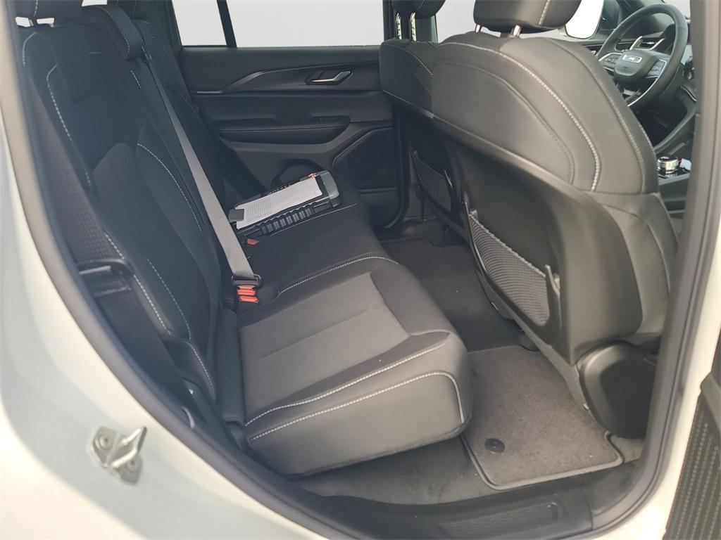 new 2025 Jeep Grand Cherokee car, priced at $36,995
