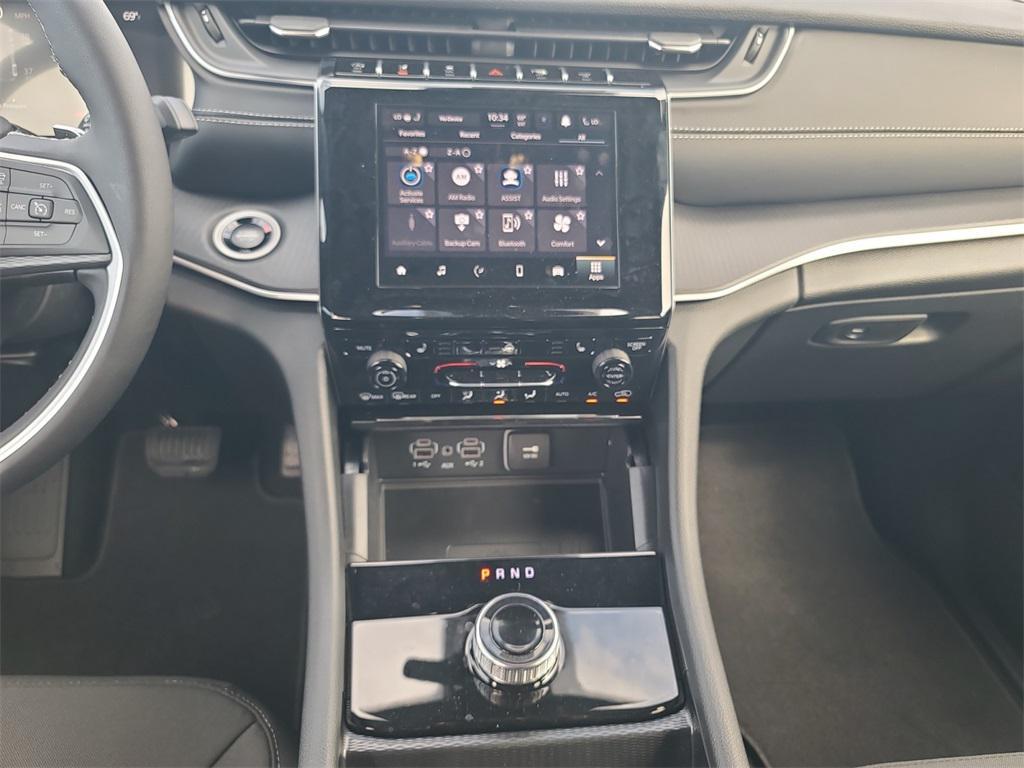 new 2025 Jeep Grand Cherokee car, priced at $36,995