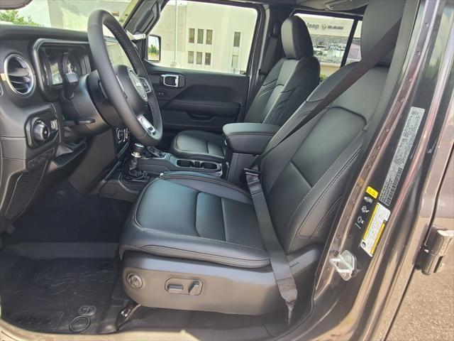 new 2025 Jeep Wrangler car, priced at $53,922