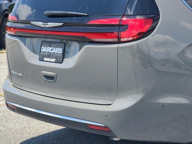 new 2025 Chrysler Pacifica car, priced at $43,527