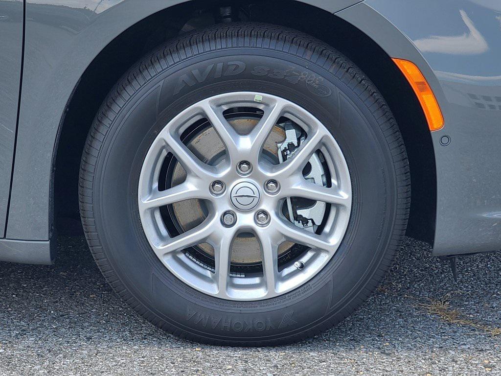 new 2025 Chrysler Pacifica car, priced at $42,286