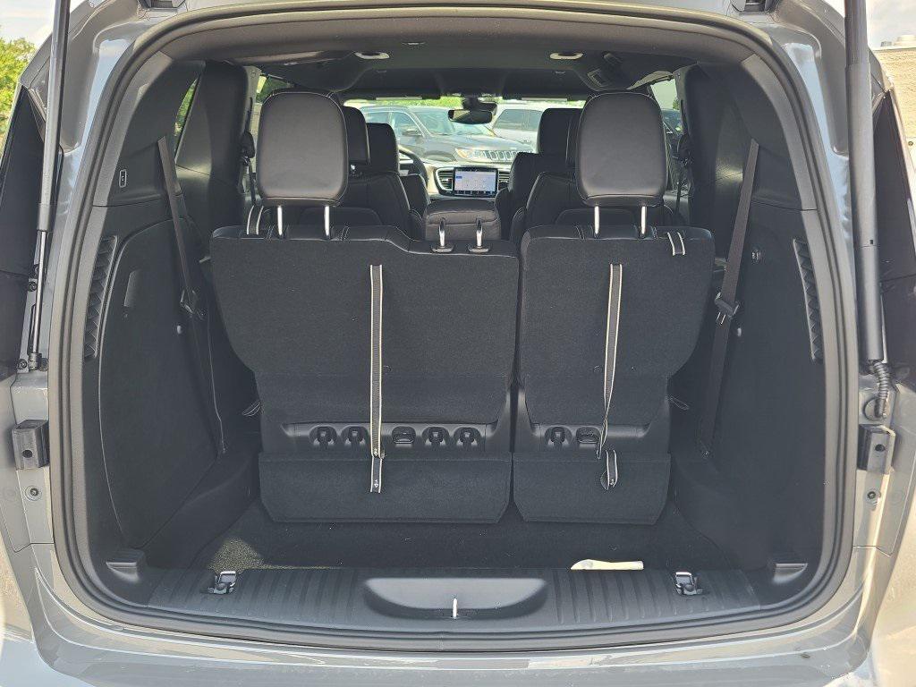 new 2025 Chrysler Pacifica car, priced at $42,286