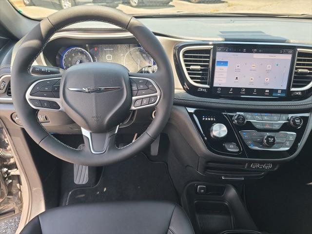 new 2025 Chrysler Pacifica car, priced at $43,527