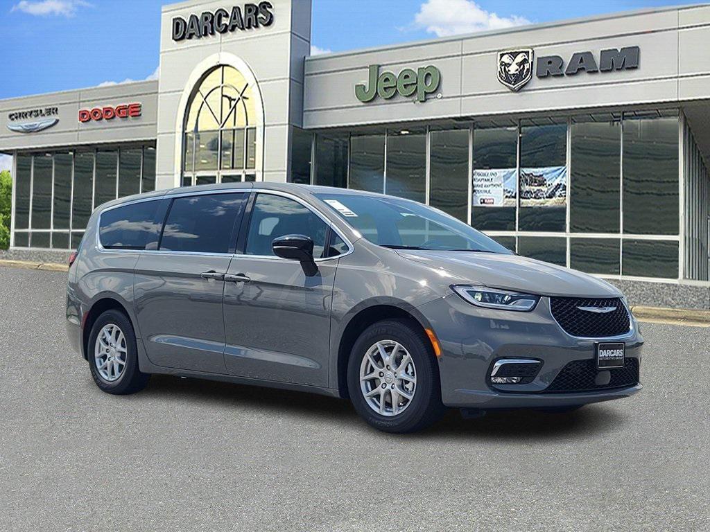 new 2025 Chrysler Pacifica car, priced at $40,483