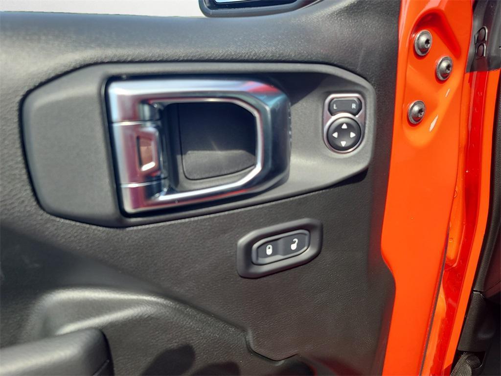 new 2025 Jeep Wrangler car, priced at $45,871