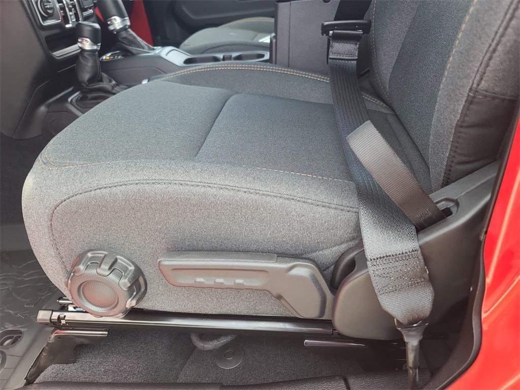 new 2025 Jeep Wrangler car, priced at $45,871