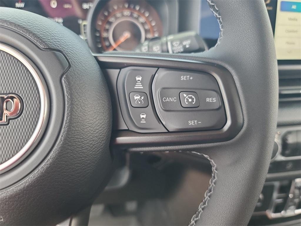 new 2025 Jeep Wrangler car, priced at $45,871