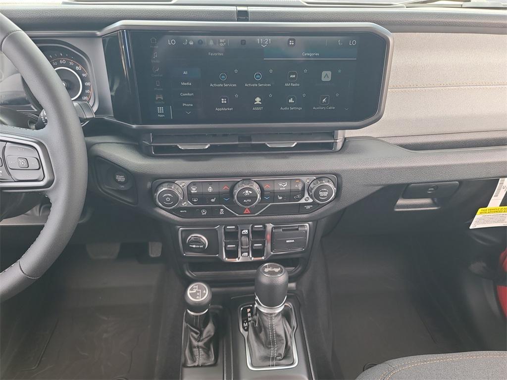 new 2025 Jeep Wrangler car, priced at $45,871