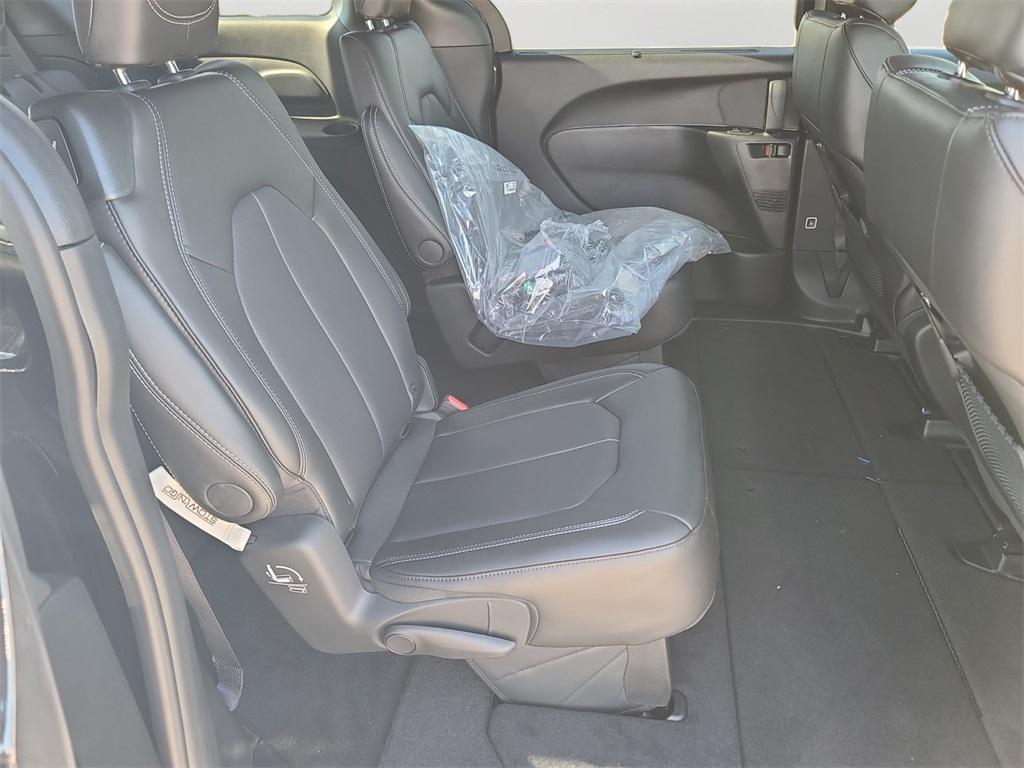 new 2026 Chrysler Pacifica car, priced at $43,385