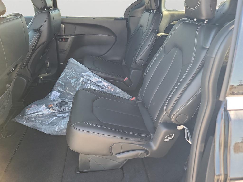 new 2026 Chrysler Pacifica car, priced at $43,385