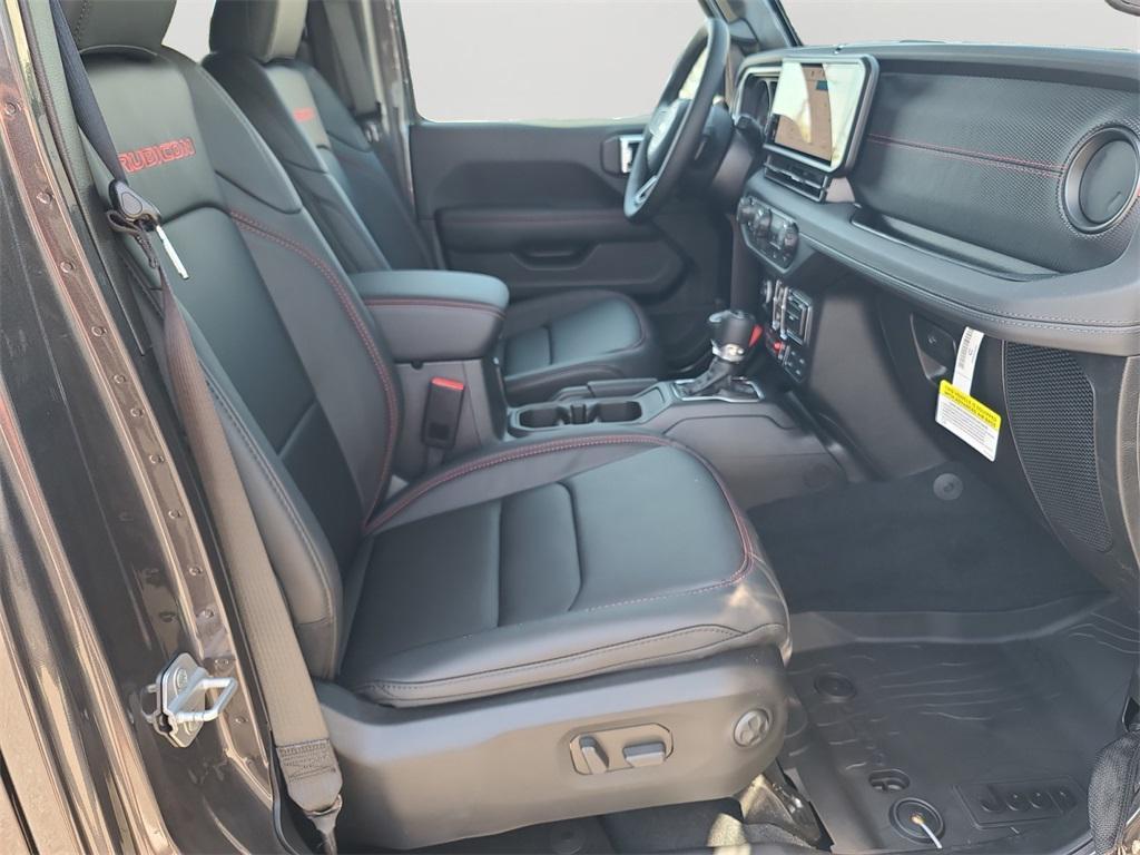 new 2025 Jeep Wrangler car, priced at $61,195