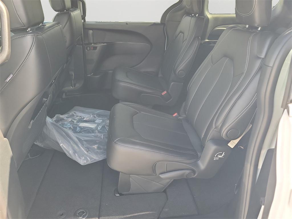 new 2026 Chrysler Pacifica car, priced at $43,385