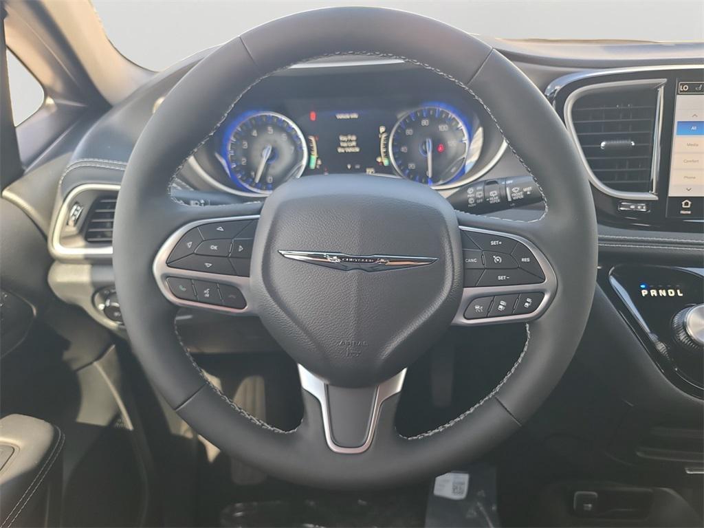 new 2026 Chrysler Pacifica car, priced at $43,385