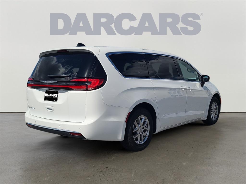 new 2026 Chrysler Pacifica car, priced at $43,385