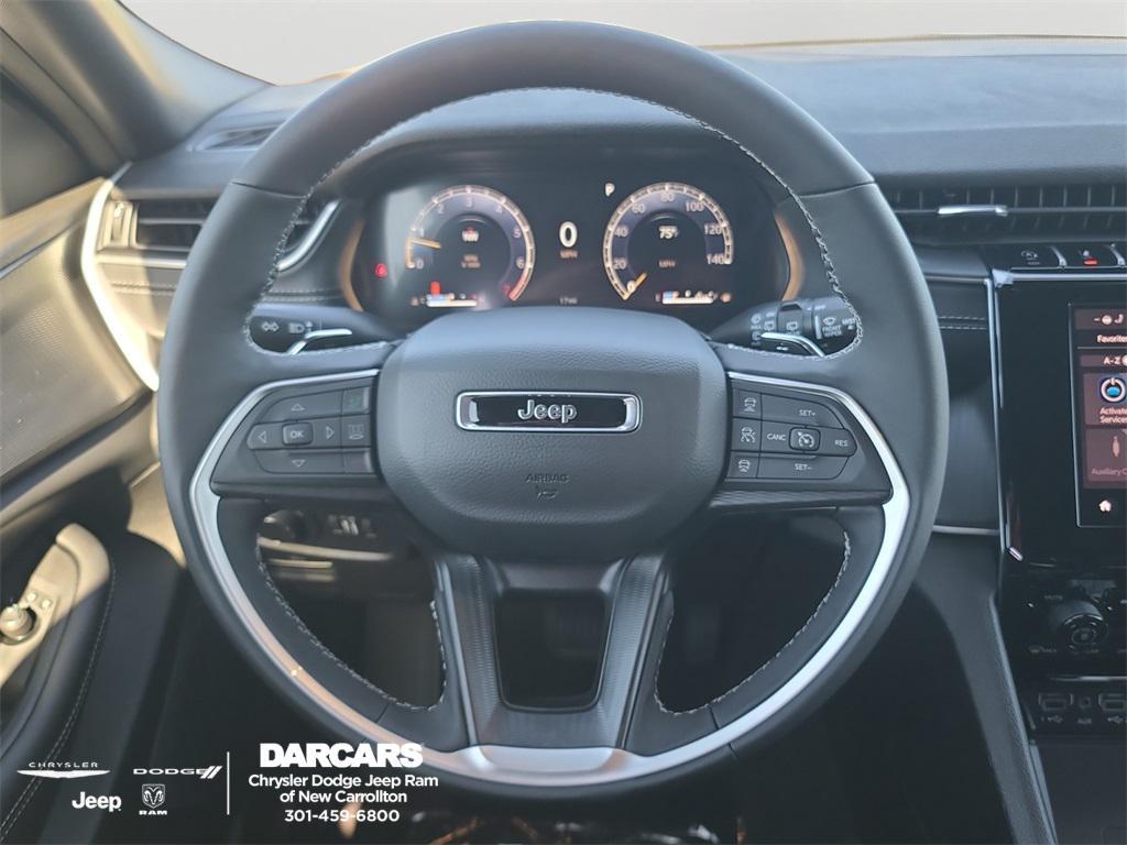 new 2025 Jeep Grand Cherokee car, priced at $39,995