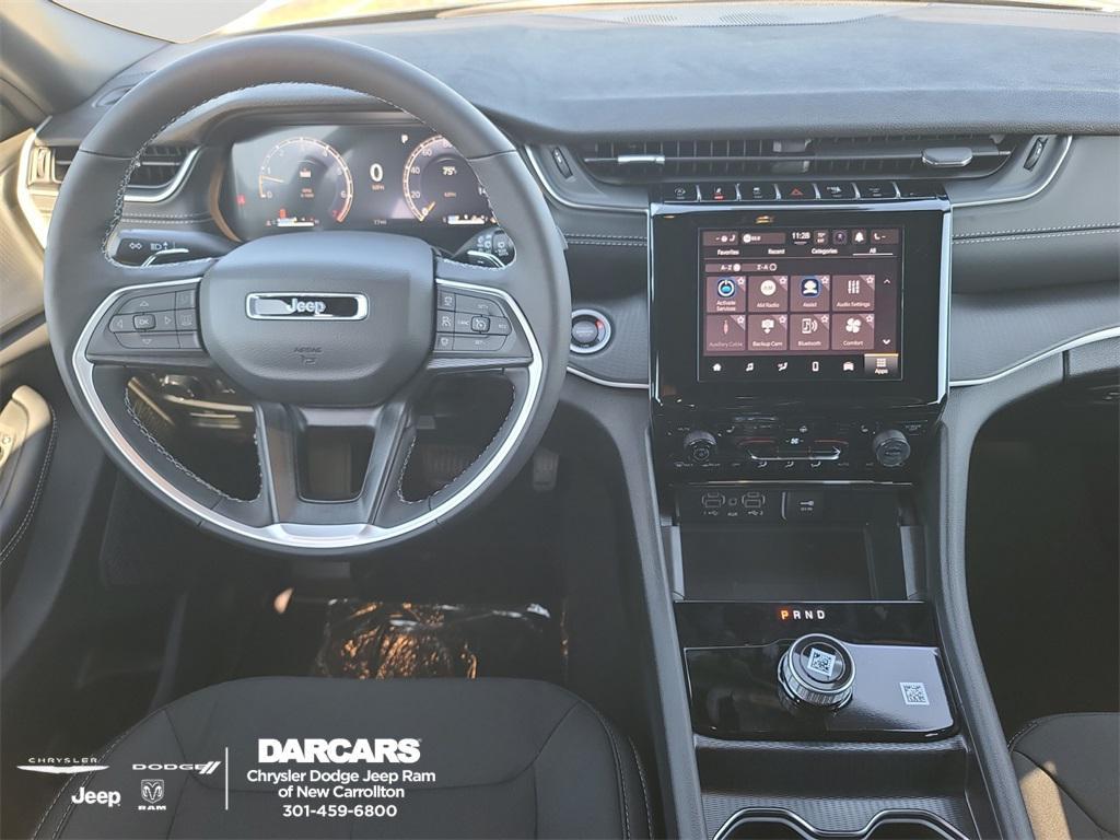 new 2025 Jeep Grand Cherokee car, priced at $39,995