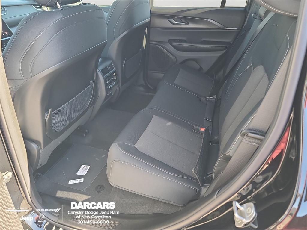 new 2025 Jeep Grand Cherokee car, priced at $39,995