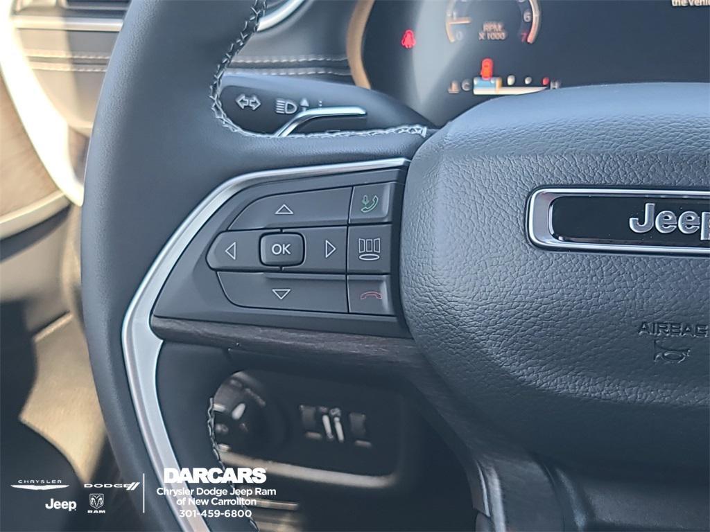 new 2025 Jeep Grand Cherokee car, priced at $44,995