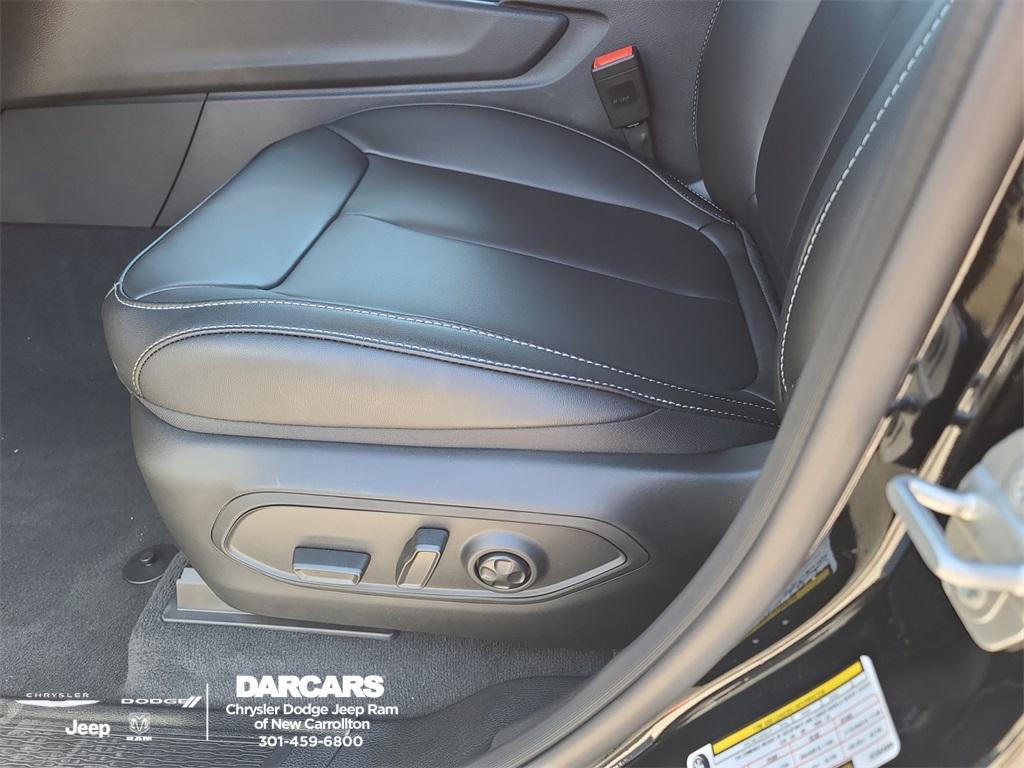 new 2025 Jeep Grand Cherokee car, priced at $44,995