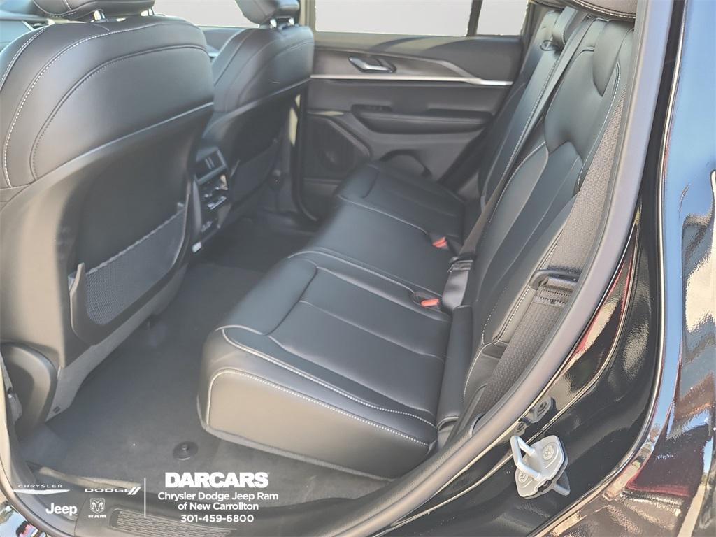 new 2025 Jeep Grand Cherokee car, priced at $44,995