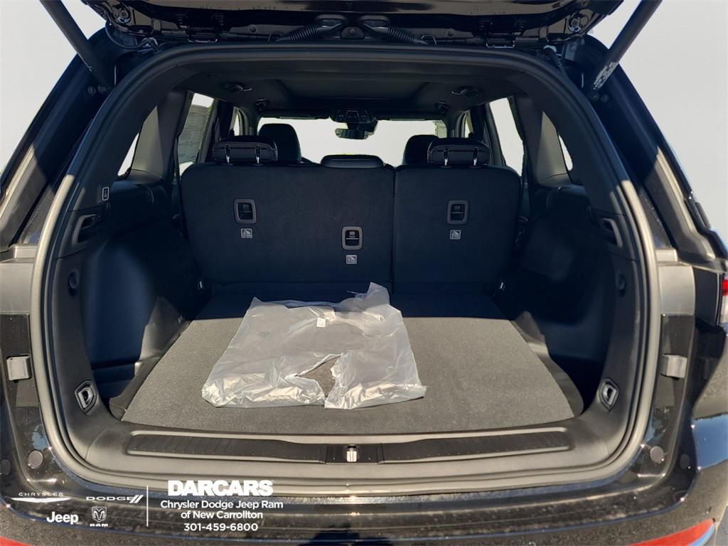 new 2025 Jeep Grand Cherokee car, priced at $44,995