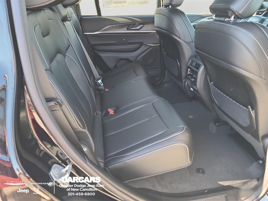 new 2025 Jeep Grand Cherokee car, priced at $44,995