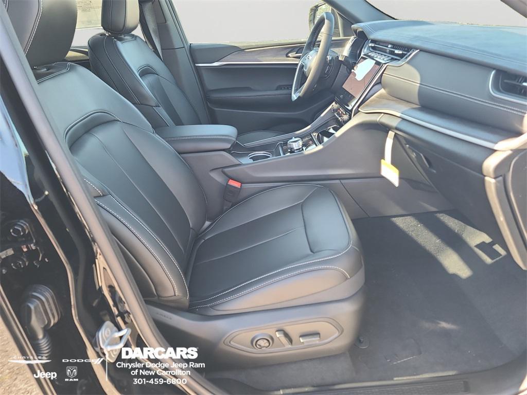 new 2025 Jeep Grand Cherokee car, priced at $44,995
