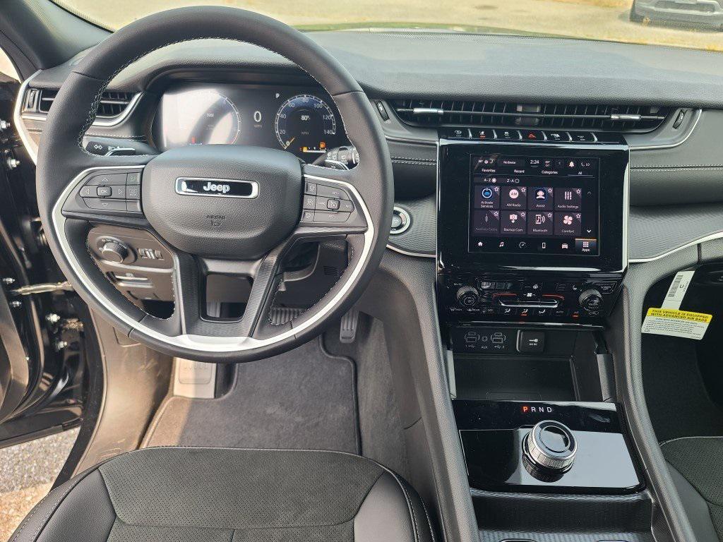new 2025 Jeep Grand Cherokee car, priced at $40,300