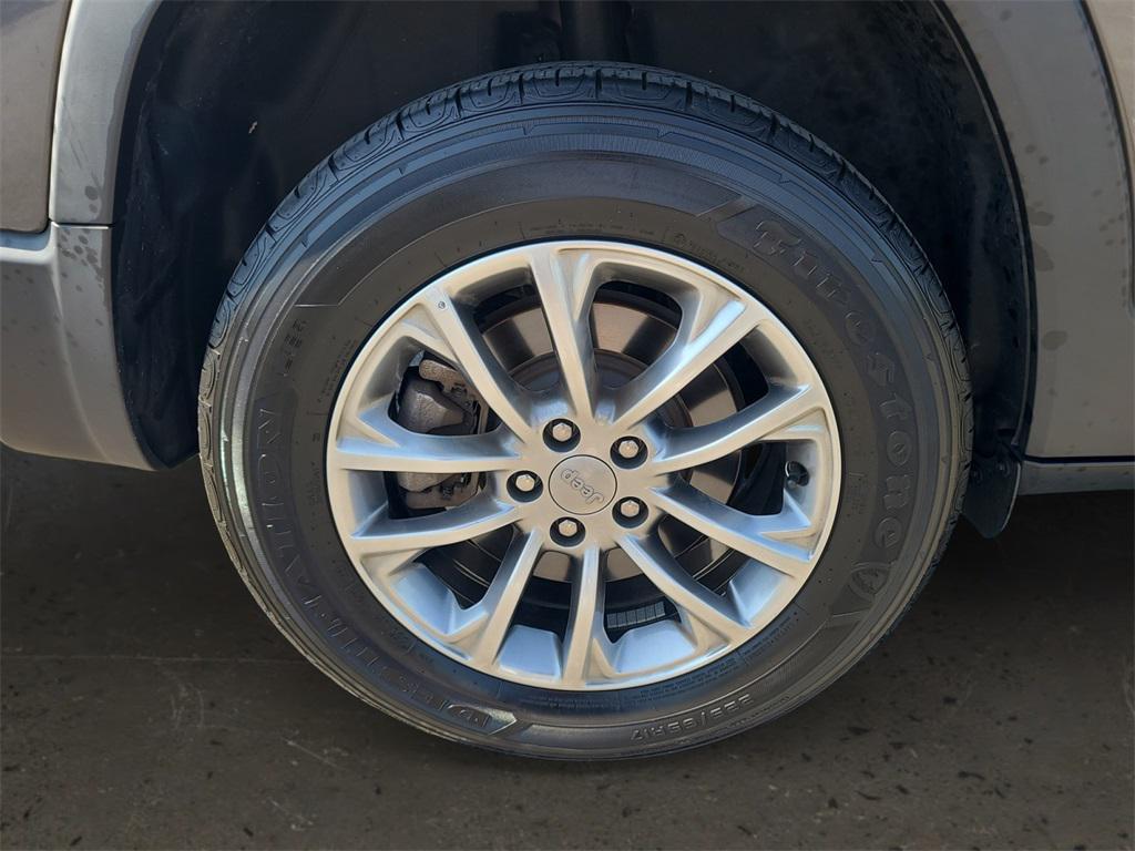 used 2022 Jeep Cherokee car, priced at $22,732