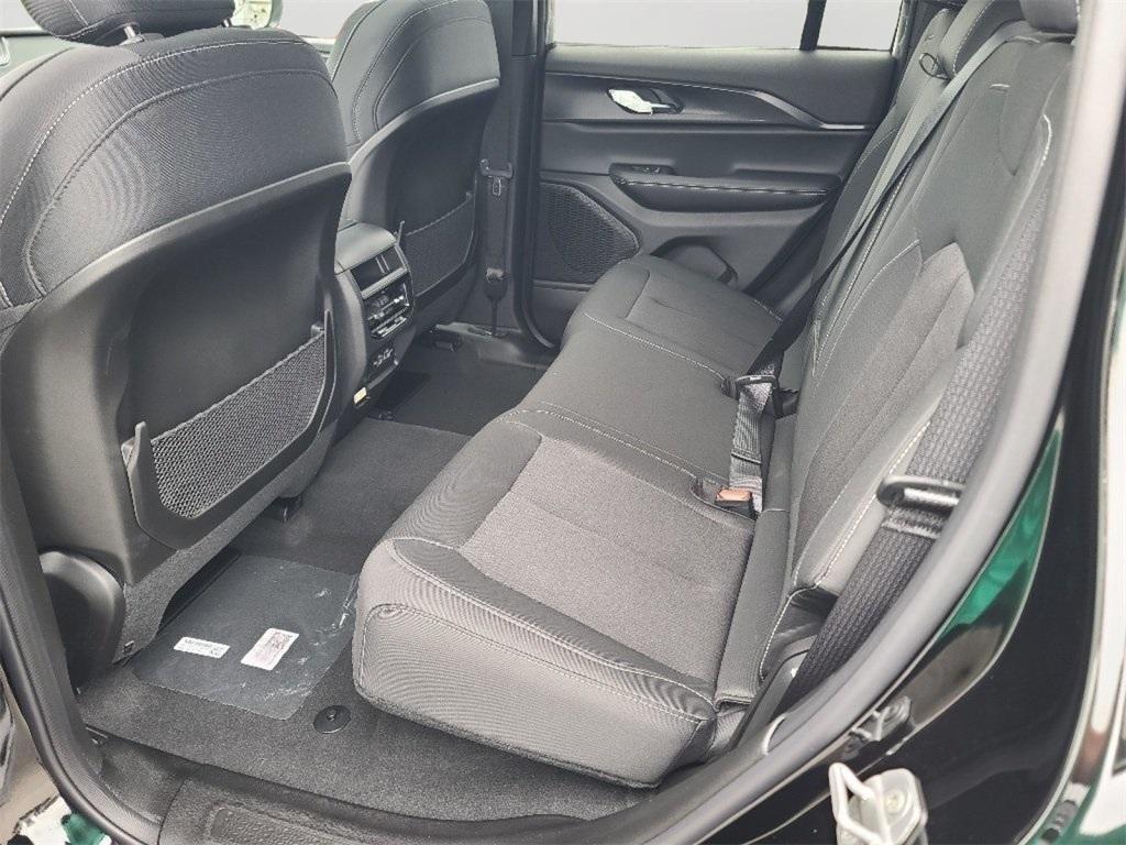 new 2025 Jeep Grand Cherokee car, priced at $38,778