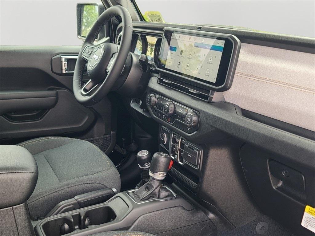 new 2025 Jeep Wrangler car, priced at $45,871