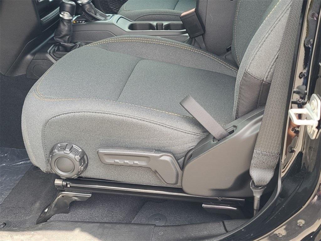 new 2025 Jeep Wrangler car, priced at $45,871