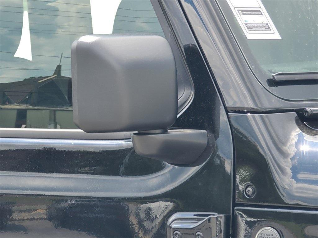 new 2025 Jeep Wrangler car, priced at $45,871