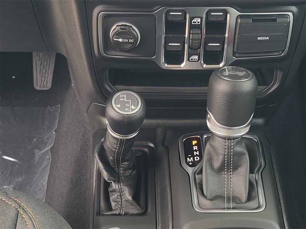 new 2025 Jeep Wrangler car, priced at $45,871