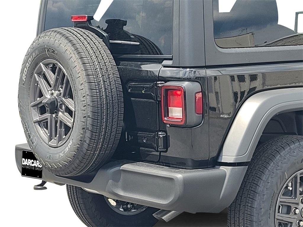 new 2025 Jeep Wrangler car, priced at $45,871