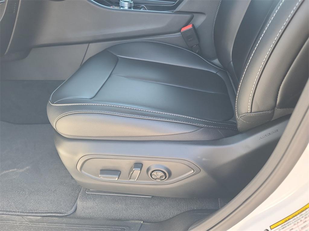 new 2025 Jeep Grand Cherokee car, priced at $43,844