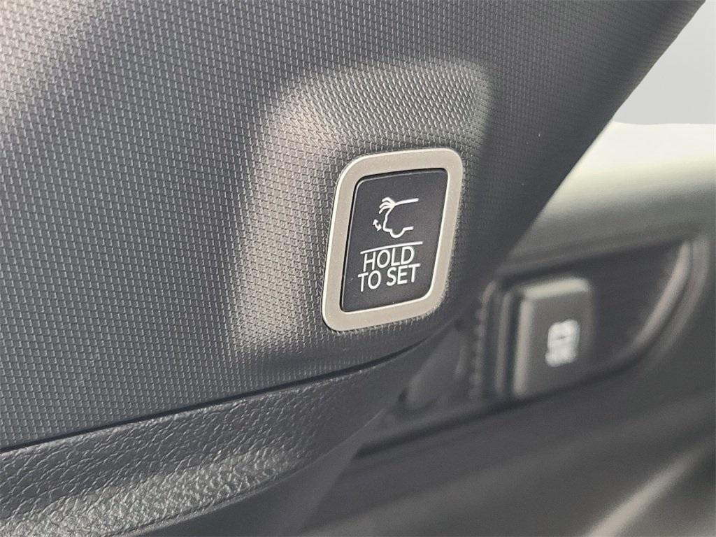 used 2024 Jeep Grand Cherokee car, priced at $35,778