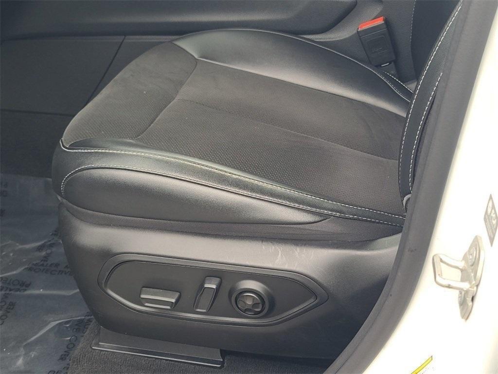 used 2023 Jeep Grand Cherokee car, priced at $25,995