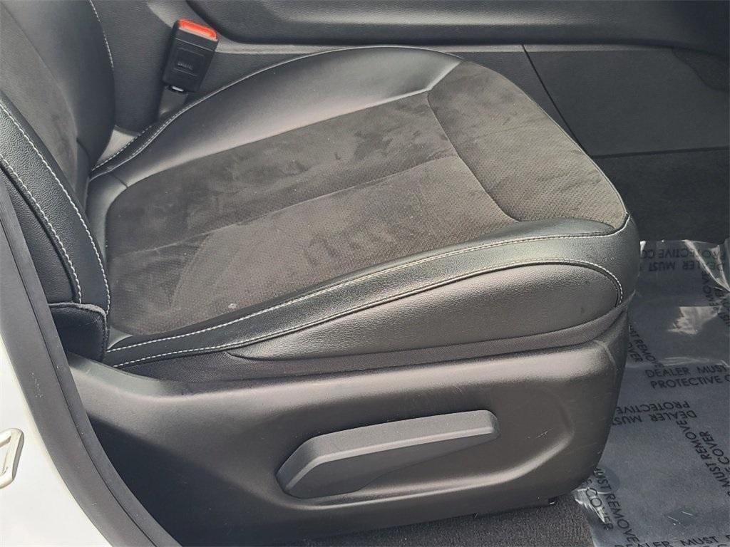 used 2023 Jeep Grand Cherokee car, priced at $25,995