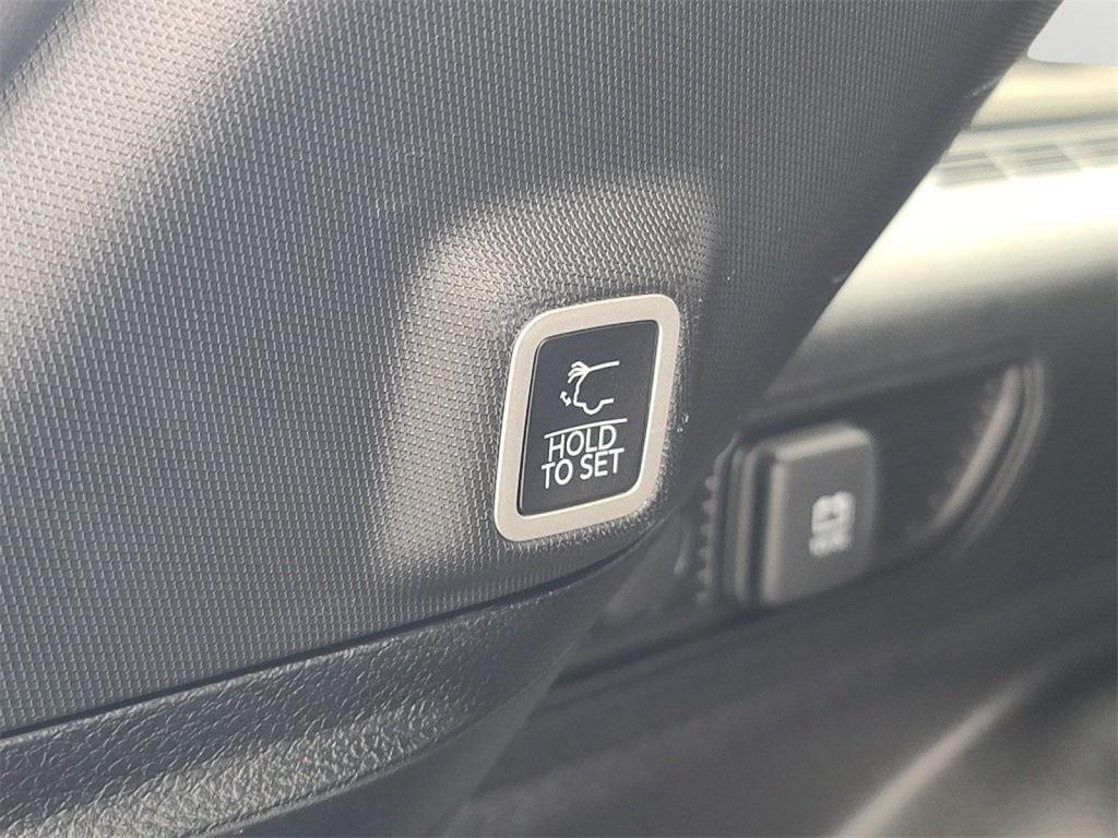 used 2023 Jeep Grand Cherokee car, priced at $25,995