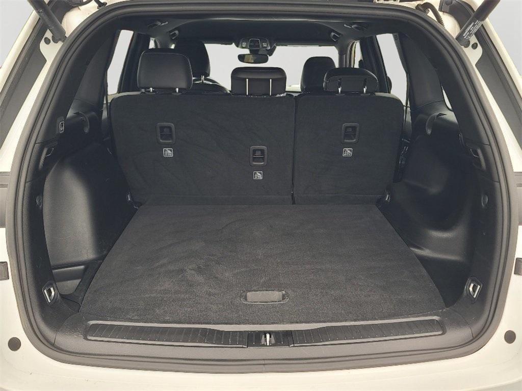 used 2023 Jeep Grand Cherokee car, priced at $25,995