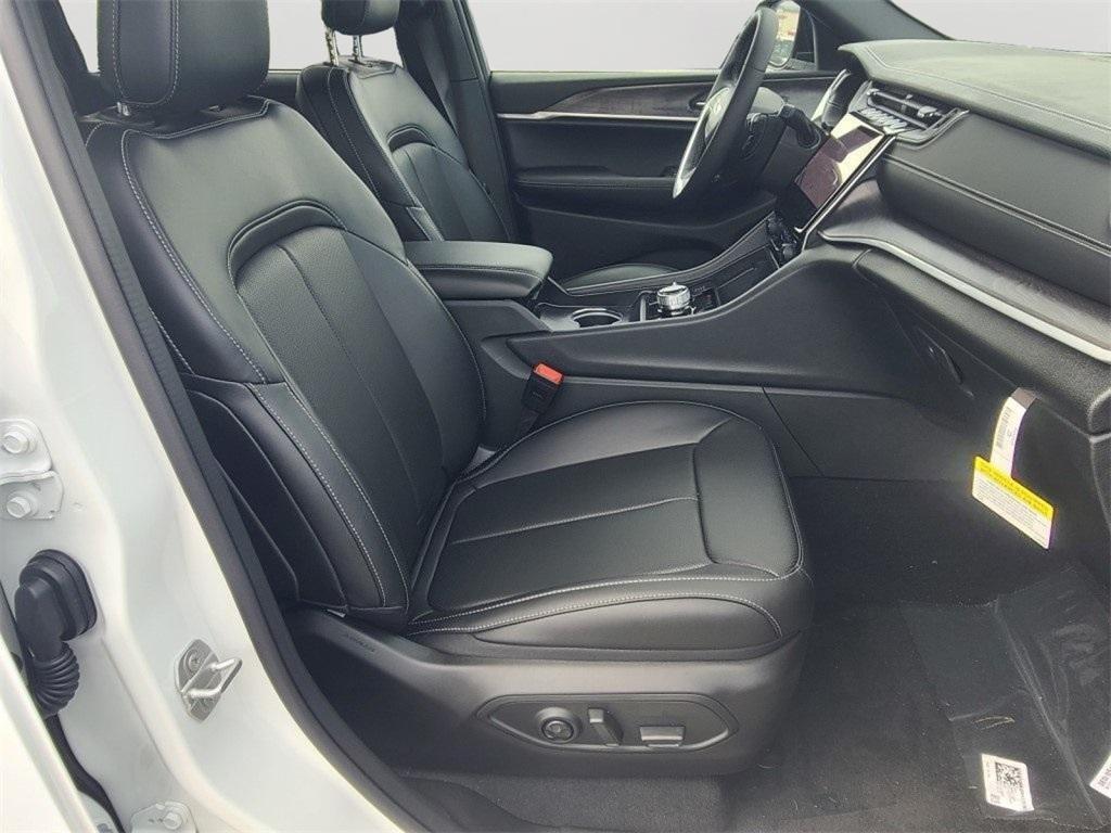 new 2025 Jeep Grand Cherokee L car, priced at $49,540