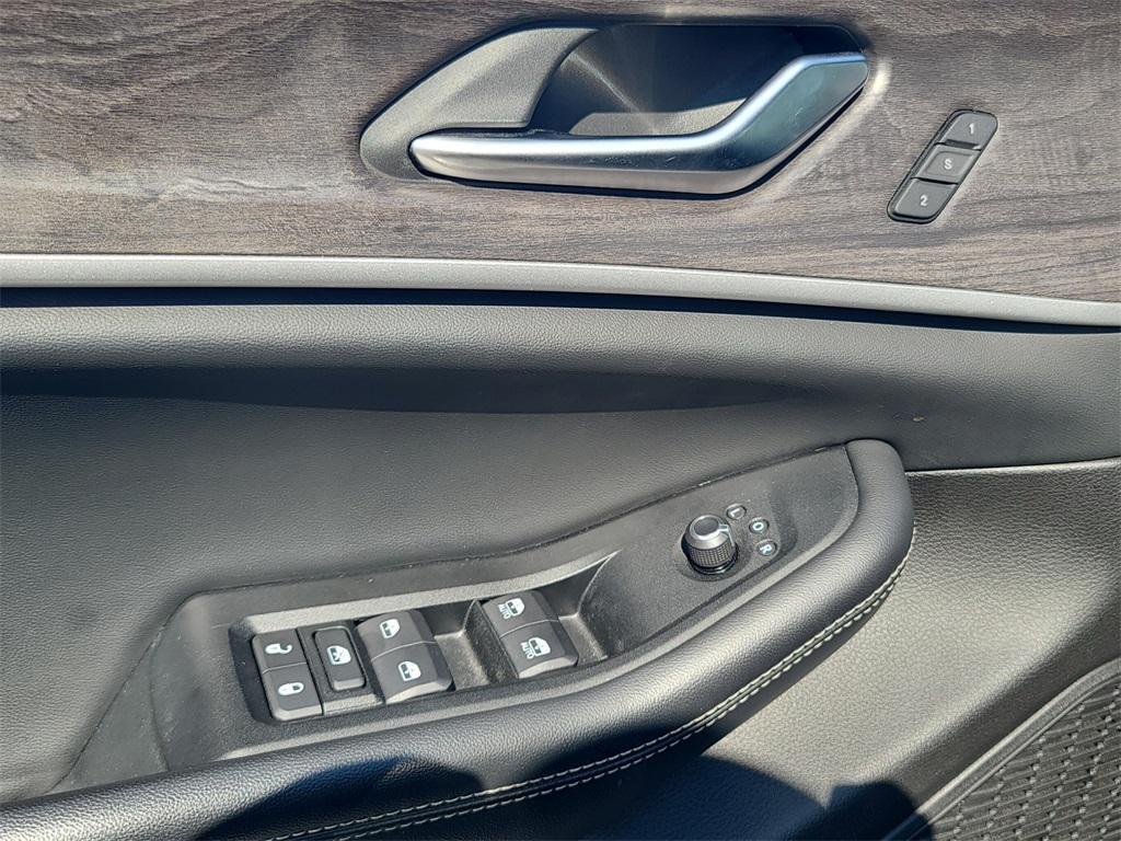 used 2023 Jeep Grand Cherokee car, priced at $27,700